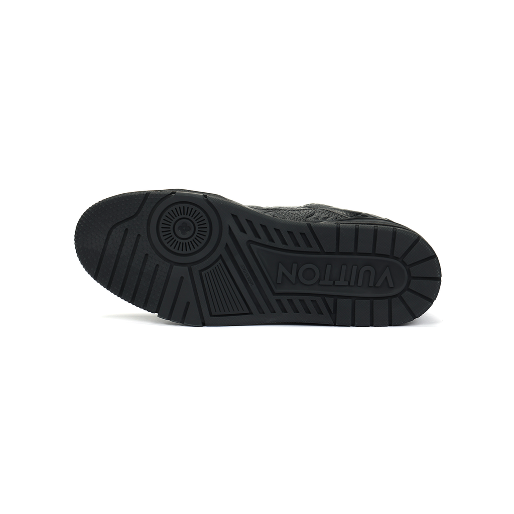 Louis Vuitton Trainer Men's Black Grained Calfskin Low-Top Sneakers